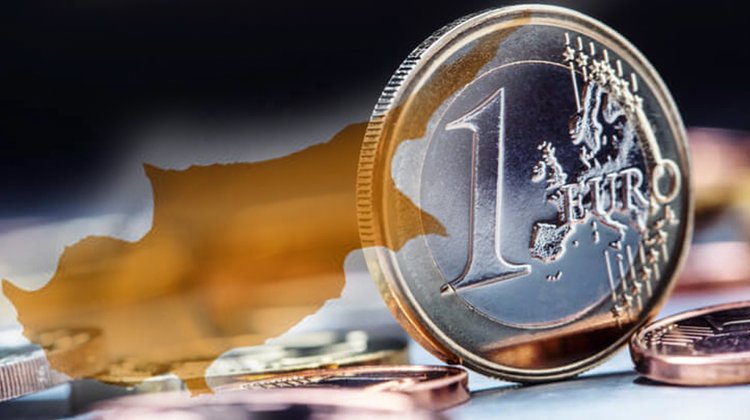 Πλεόνασμα ύψους €876,3 εκ. το 2023 με αύξηση εσόδων, αλλά και δαπανών