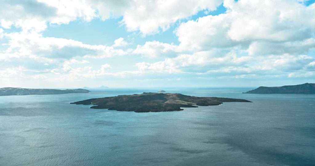 Τι βλέπουν οι επιστήμονες στον βυθό της Σαντορίνης