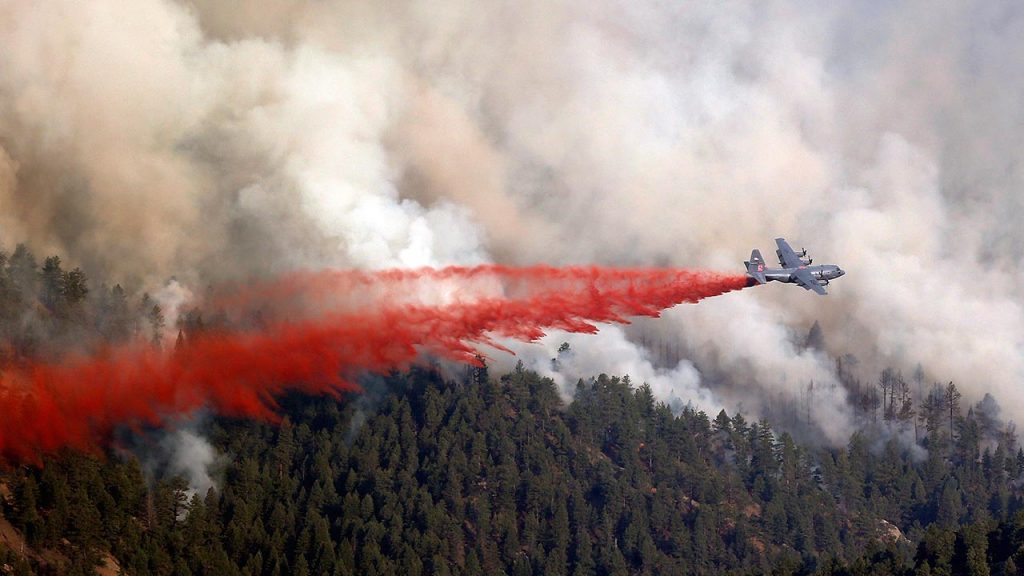 Η καθοριστική συμβολή των ισραηλινών C-130 στη «διάσωση» του Ομόδους – Τι είναι τα επιβραδυντικά υλικά και γιατί θεωρούνται κρίσιμα στην πυρόσβεση