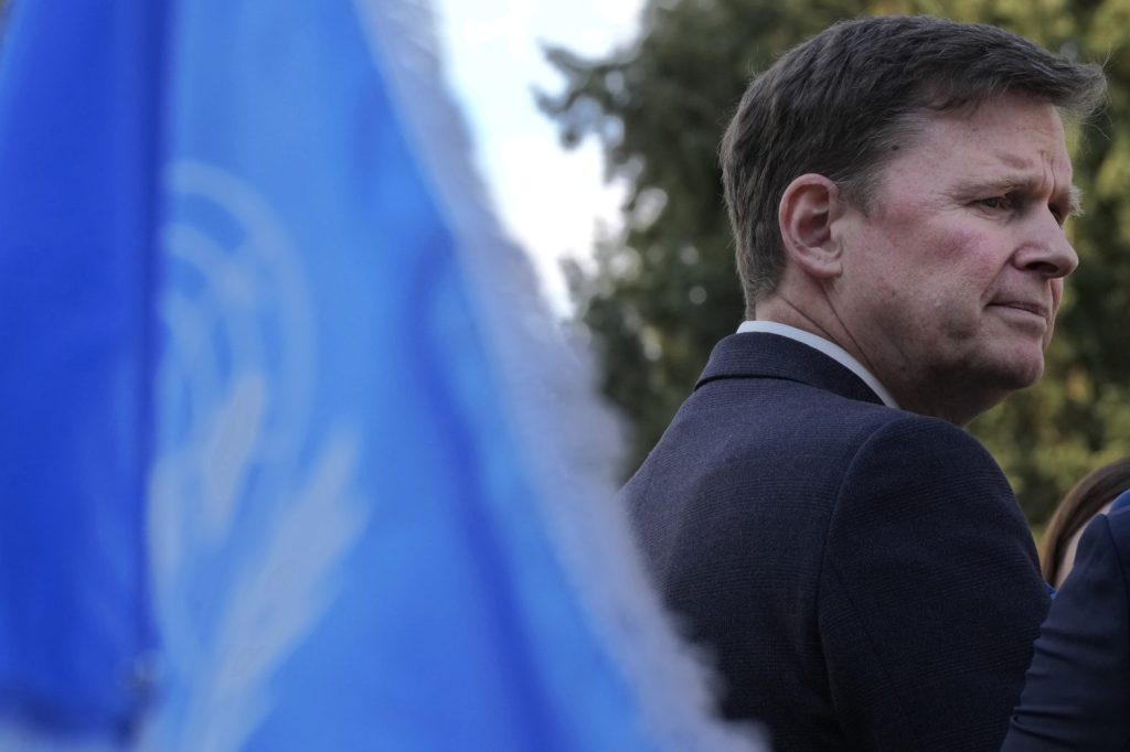 Στιούαρτ: Η έλλειψη εμπιστοσύνης κρατά πίσω τη λύση του Κυπριακού