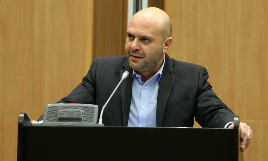 Ενόχλησε η φαλάκρα του Προέδρου του ΕΛΑΜ τους κουκουλοφόρους