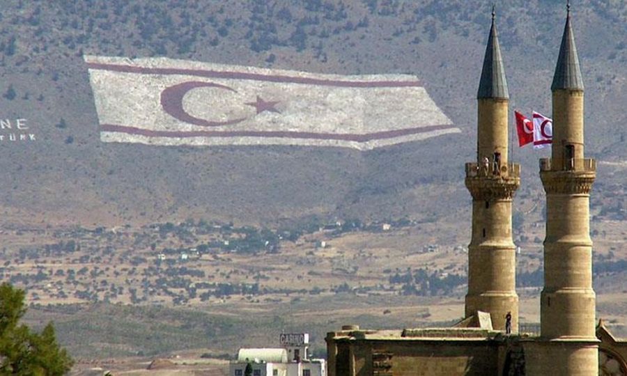 Δεν είμαστε της μόδας…
