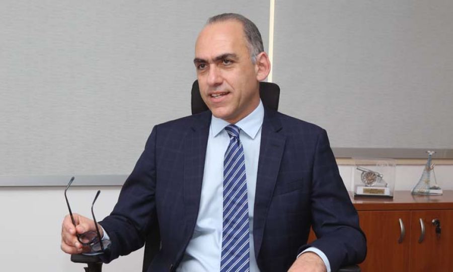 Ο «σωτήρας» που έσωσε… μέχρι να μην μείνει τίποτα να σωθεί