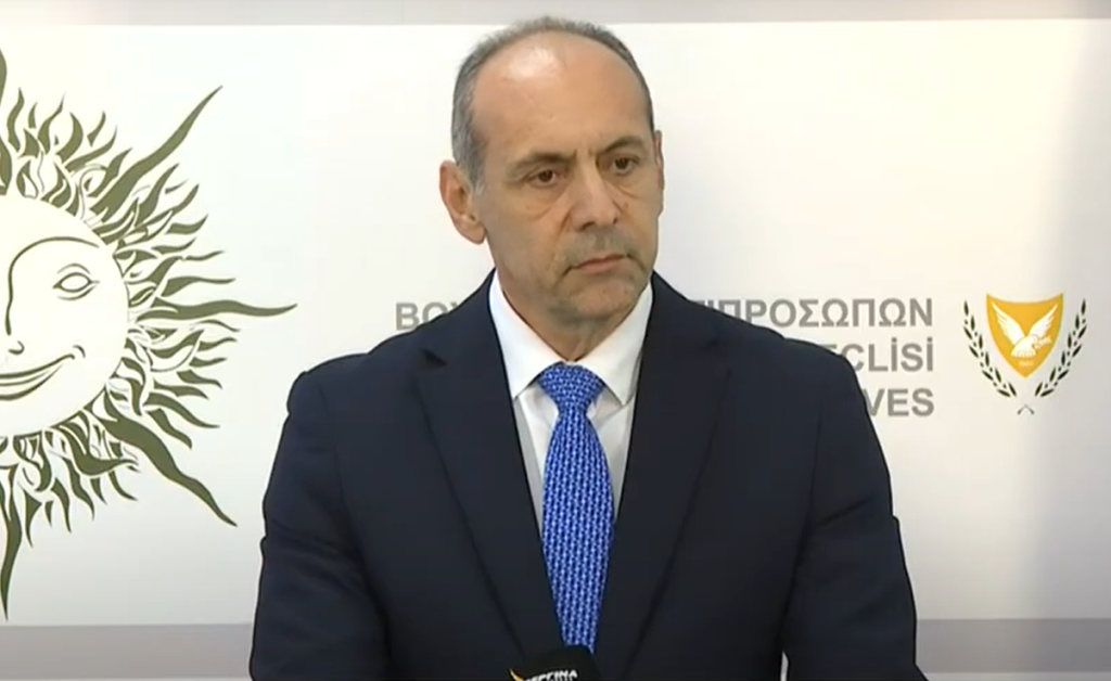 Χαρτσιώτης κατά ΑΚΕΛ: Υποστήριξε την Αστυνομία και κατήγγειλε συμμετοχή στελεχών του κόμματος στα επεισόδια
